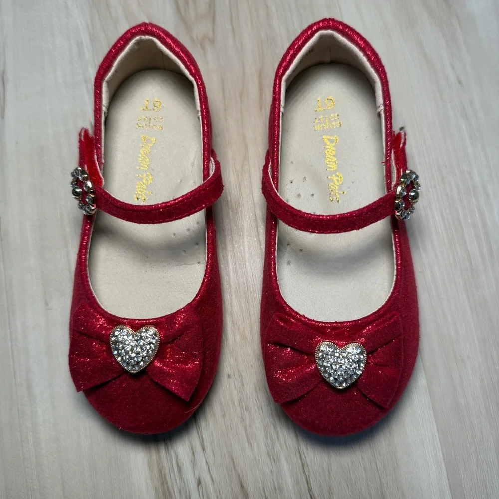 Dream Pairs Red Glitter Kids Shoes with Heart Detail Size 6T